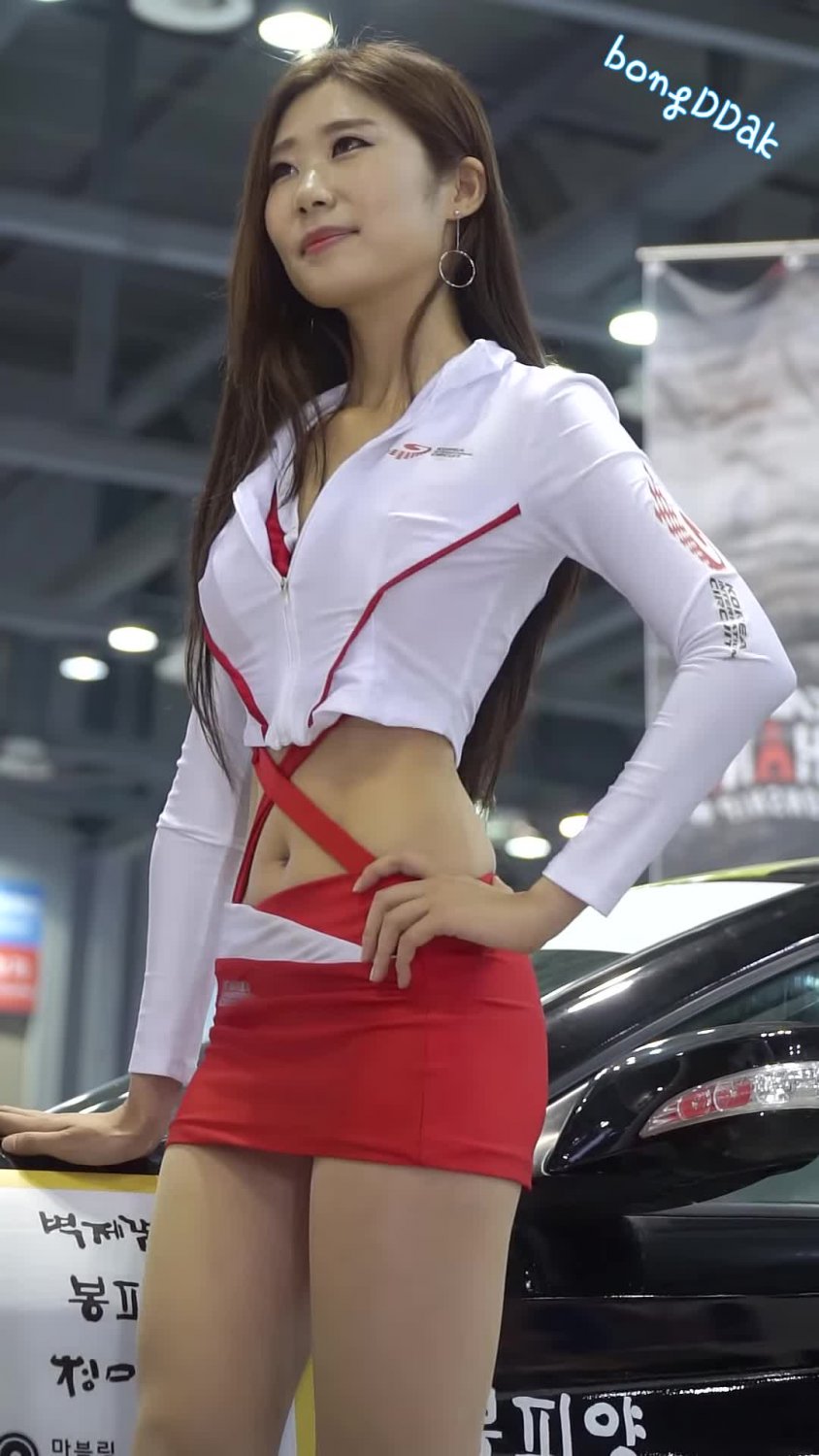 Asian Car Upskirt - Jap Bitch Pantyhose upskirt car show model - Porn - EroMe