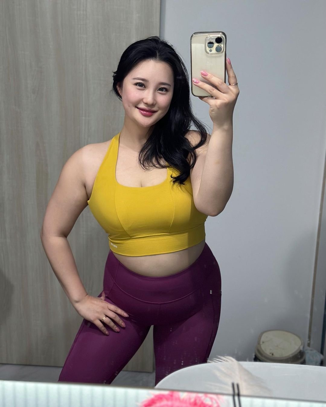 Workout Clothes Porn - Thicc Asian in workout clothes - Porn - EroMe