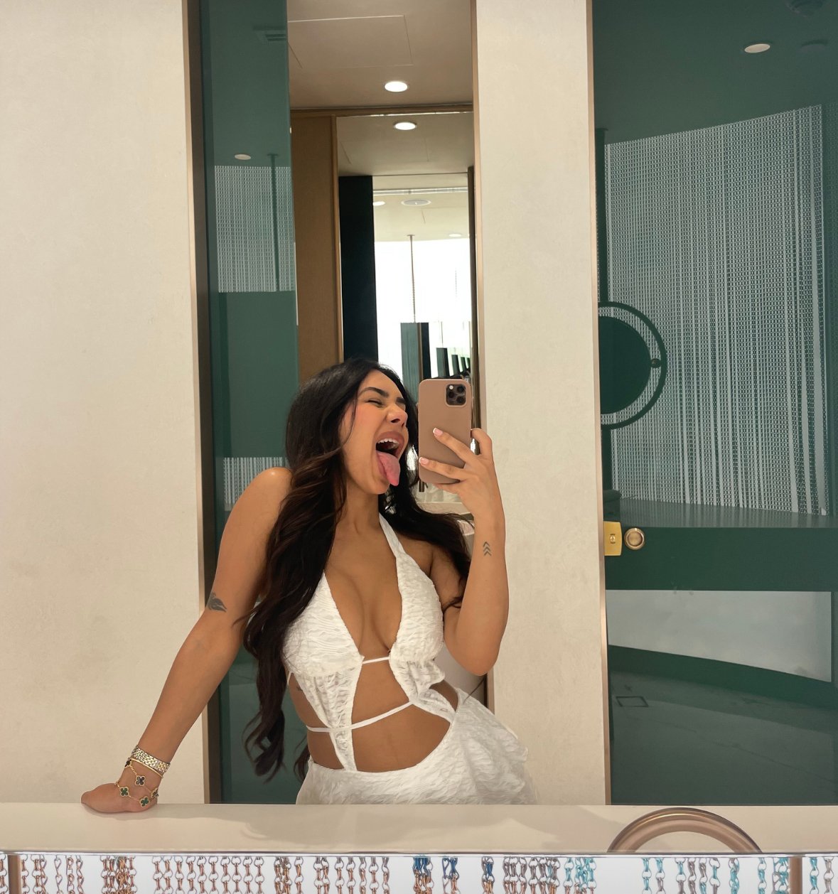 Hot Indian model #aQoyw4ha