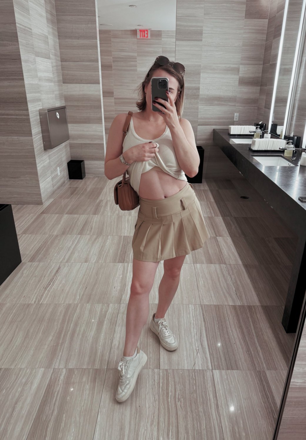Linda olhos azuis Gorgeous blue eyes luxury girl, blonde tits hot legs and feet, tiktok, deepfake #UmgIYujT