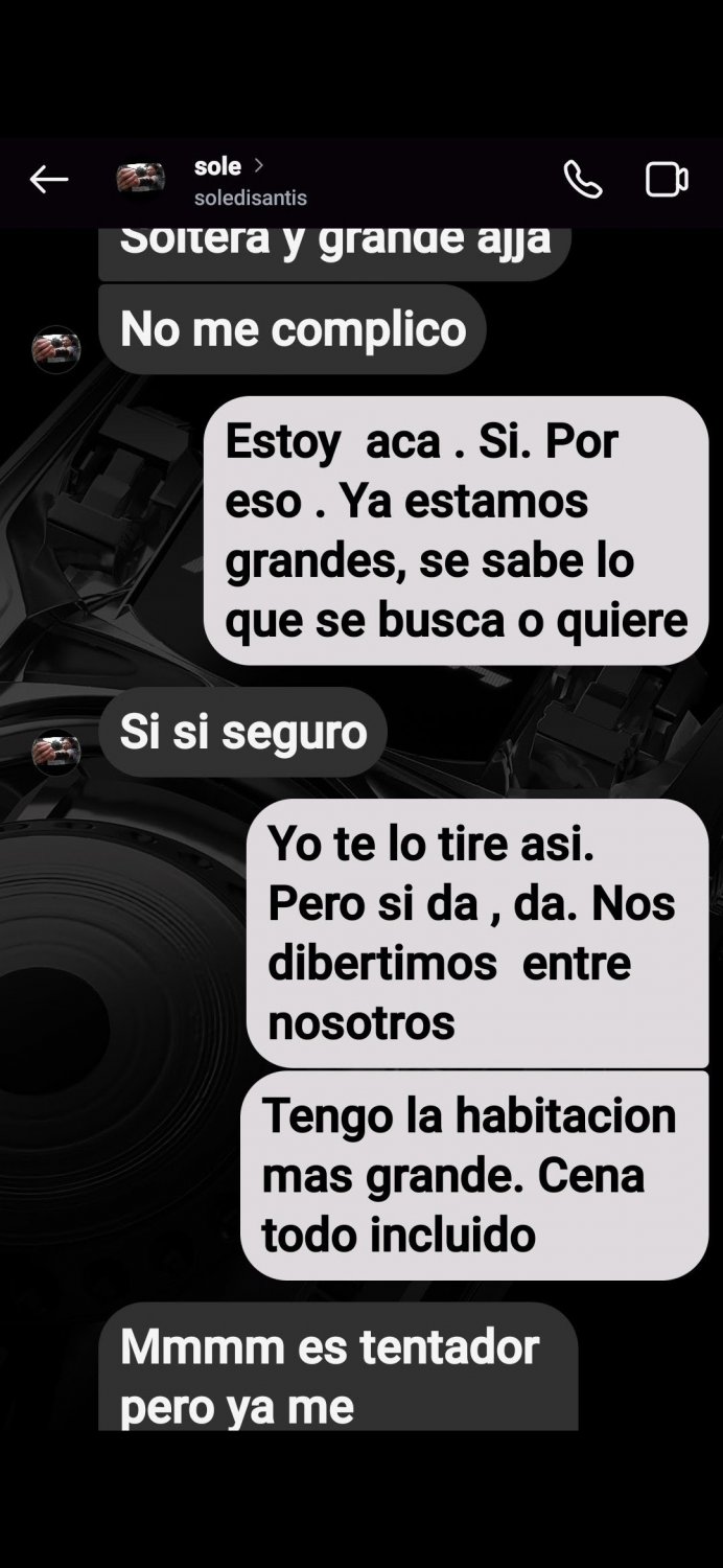 Historia real de doctora petera rosarina yendo a bs as a regalar el culo y ser infiel a un soldado. #X51BxpXK