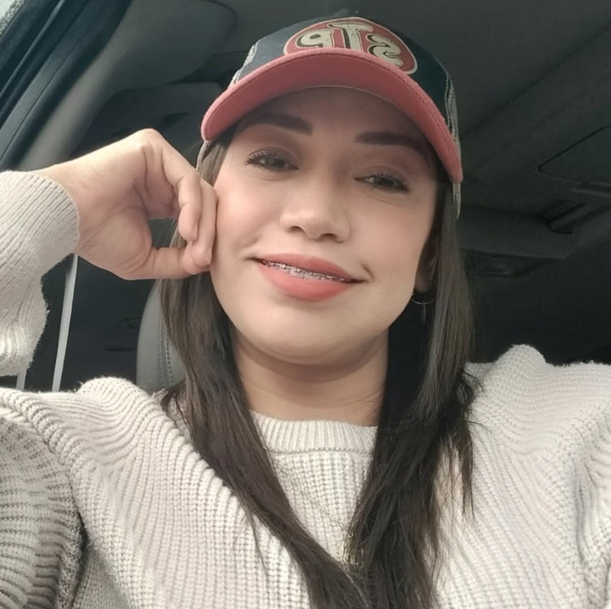 Putita con brackets #LYQIRgNh