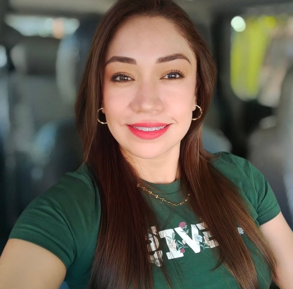 Putita con brackets #yxx7Cy4h
