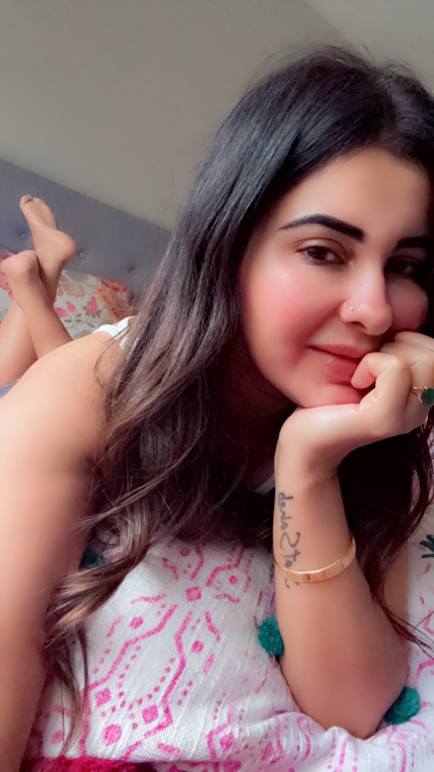 Desi Canadian Baddie Meeti #oNRkkUY2