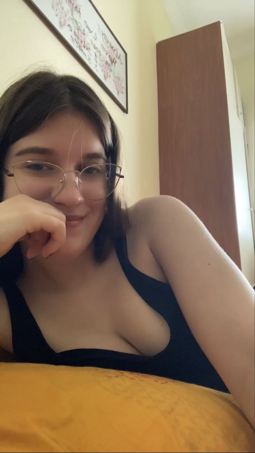 Sharing innocent shy gf on kik. Nudes too. Kik is cuckedx #ZGlD9EtR