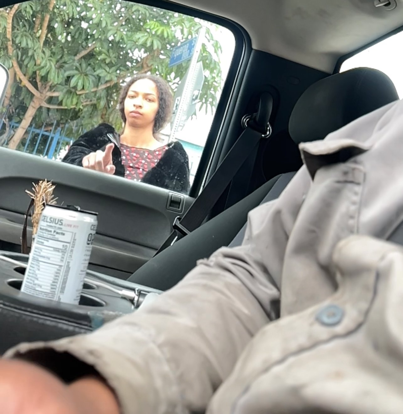 Cock Flashing Prostitute in public #3108eKMx