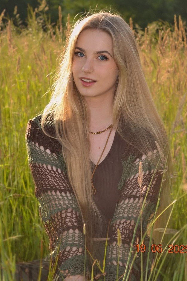 Polish influencer - AI bukkake #jhaAzIhA