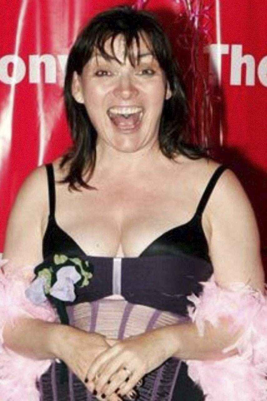Lorraine Kelly #GfQxYTfb