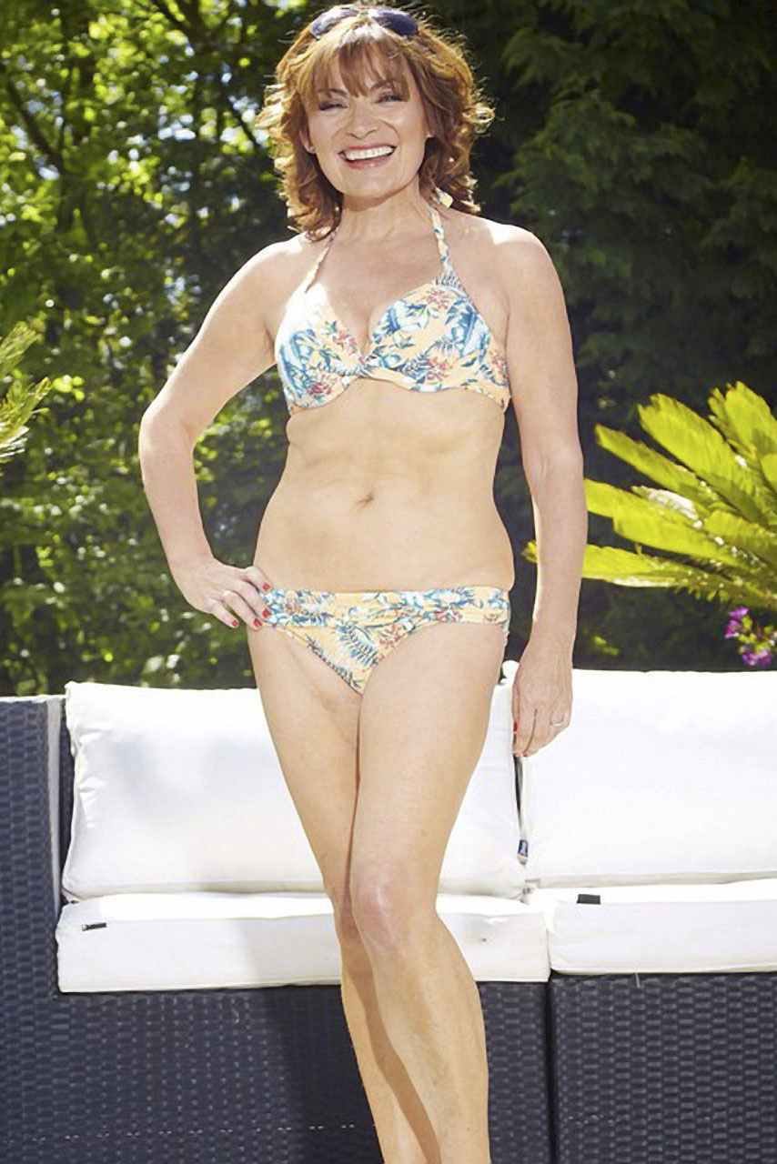 Lorraine Kelly #poWHYKuV
